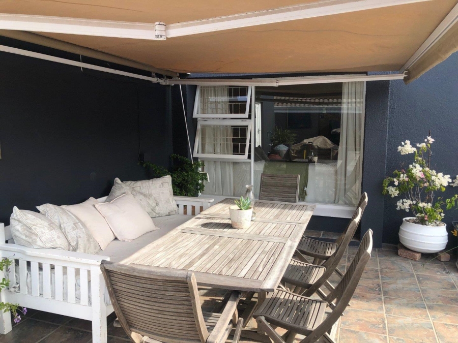 4 Bedroom Property for Sale in Westcliff Western Cape